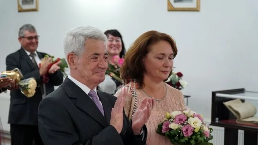 Un ieșean de 83 de ani s-a căsătorit cu o femeie de 56 de ani
