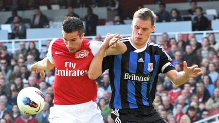 Arsenal se împiedică la Stoke,** West Brom egală cu Aston Villa! Rezultatele din Anglia