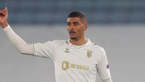 Manchester United îl vrea pe „noul Virgil van Dijk”! David Carmo are o clauză de reziliere de 40 de milioane de euro