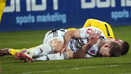 Scandal după Botoșani - Dinamo: „Are fractură la două vertebre!”