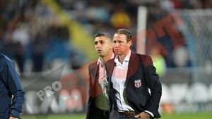 Reghe spune că victoria cu Iașiul a fost obținută cu forcepsul:** "V-am spus că vom avea un meci greu!" Ce spune despre Cristi Tănase