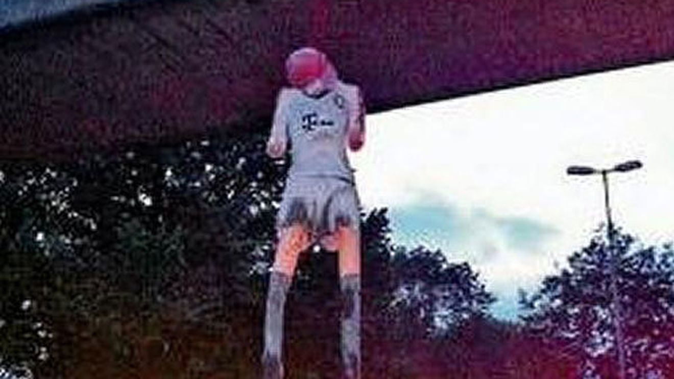 Nu te pui cu fanii lui Schalke! FOTO** Neuer a avut parte de o imagine ÎNGROZITOARE pe drumul spre Munchen