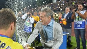 "Îl iau, e fotbalist adevărat!" Becali a anunțat două transferuri la FCSB. Oamenii din Liga 1 cu care negociază