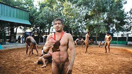 ȘOCANT Se pregătesc de Olimpiadă în condiții jalnice!** Un medaliat cu bronz la Beijing în 2008 se antrenează în praf și mănâncă mizerii: "Beau suc de fructe putrezite"