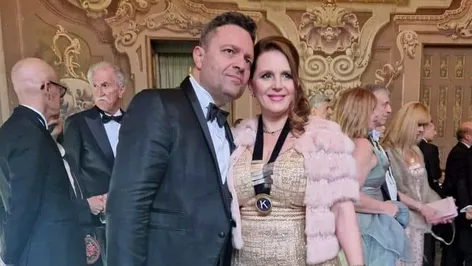 Cine sunt cei doi români care stau în San Marino de 28 de ani, unde au rămas după o vacanță. Ce nu le-a permis UEFA să facă la meciul României