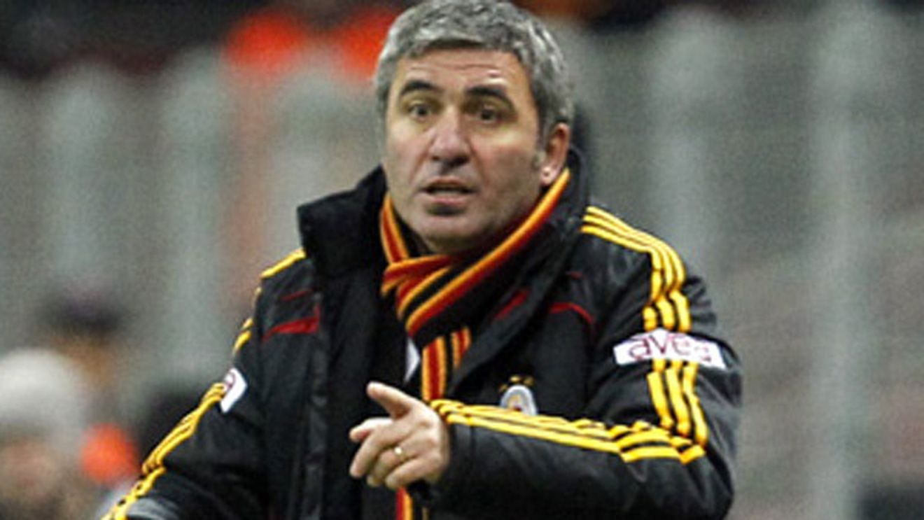 "Jucătorii turci de la Galata sunt de liga a doua!** Dacă va fi demis, Hagi va primi banii pentru tot contractul"