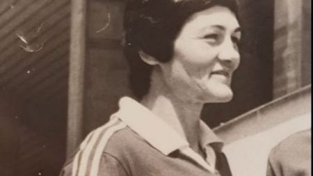 S-a stins din viață o sportivă „monument" în Brașov! „Era un nr. 10 clar. Pasa foarte bine pe la spate, peste umăr, angaja foarte frumos, dădea și goluri, avea o viziune mare asupra jocului"