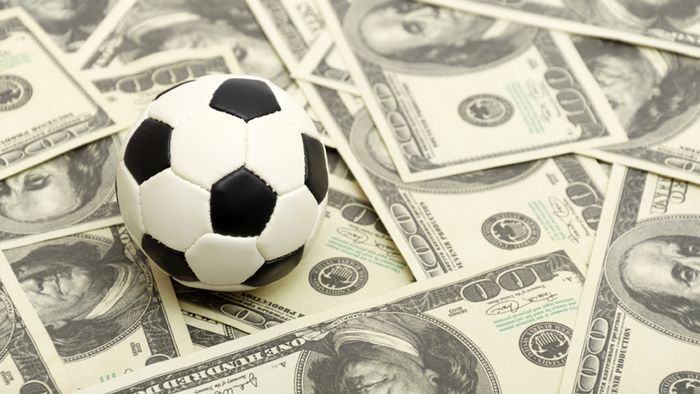 EXCLUSIV Încă o echipă din Liga 1 cu probleme? "Nu trebuia să primească licența! Nu știu cum reușește să dribleze pe la Comisie aproape toate datoriile"