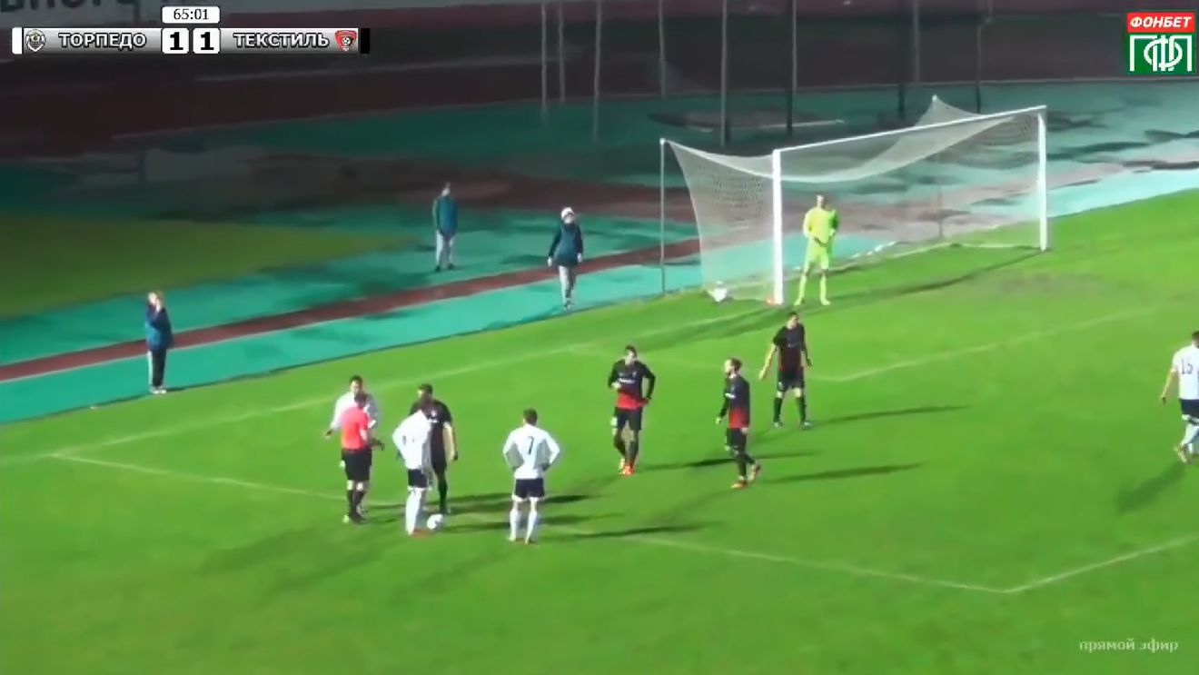 Faza zilei vine din Rusia! :) Un comentator a ieșit din direct în minutul 67 dintr-un motiv incredibil! Le-a urat privitorilor "la revedere" supărat pe deciziile arbitrului | VIDEO