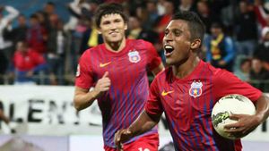 Ce n-aduce anul, aduce Paștele. ȘOCANT!** Tatu, Mihai Costea, Surdu și Carroll au înscris, arbitrii au dat un penalty dubios contra CFR-ului :)