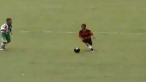 „Joc cu mingea lipită de picior! Driblez mult și sunt foarte rapid”** VIDEO El e fotbalistul viitorului, dar nimeni nu-l poate transfera: Barca riscă sancțiuni drastice dacă încearcă