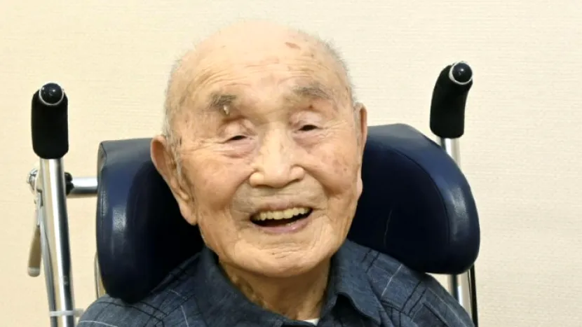 Cel mai în vârstă bărbat din Japonia, a murit la 111 ani
