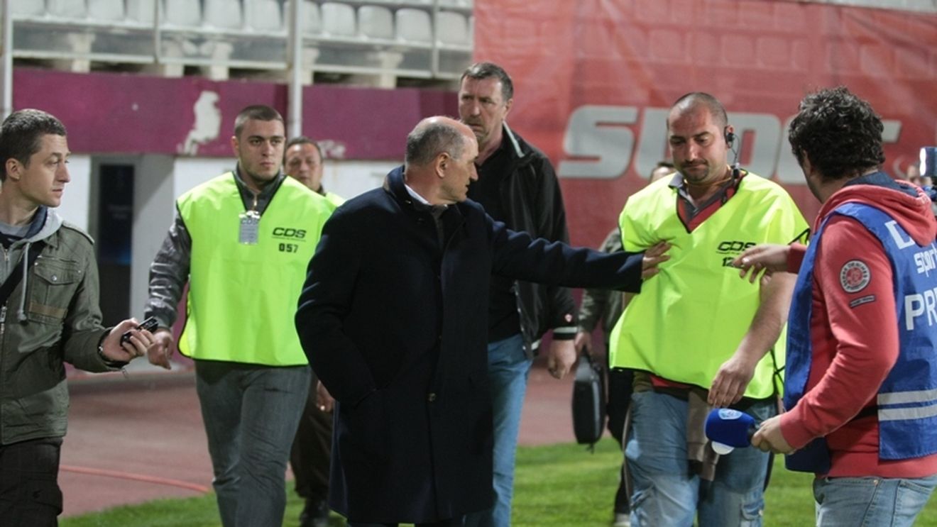 Rapid își poate asigura o parte importantă din buget din conturile lui Copos. Clubul cere 700.000 de dolari de la fostul patron