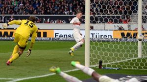 Cinci minute pentru a regăsi gloria. Maxim, șansa lui Stuttgart în lupta pentru salvare. "Sunt încântat" Reacția lui Stevens după golul românului