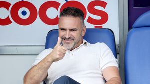 Antrenorul revelației din Liga 1 a vorbit despre FCSB și o vede în Champions League: „Are cea mai bună calitate individuală”