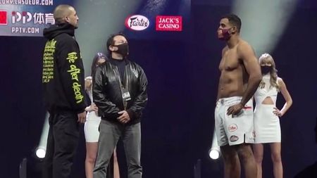 Benny Adegbuyi l-a „bătut” pe Badr Hari la cântarul oficial! Care e diferența de kilograme dintre cei doi | VIDEO