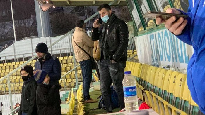 Adrian Mititelu JR. a „intrat” în jucătorii lui FC U Craiova! Ce a făcut la pauza meciului cu Concordia Chiajna | FOTO EXCLUSIV
