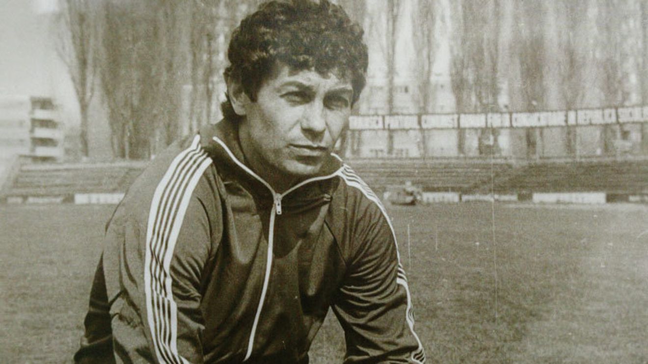 Vezi povestea unui meci special al lui Mircea Lucescu:** "Fugi, 'nea Mircea, fugi!"