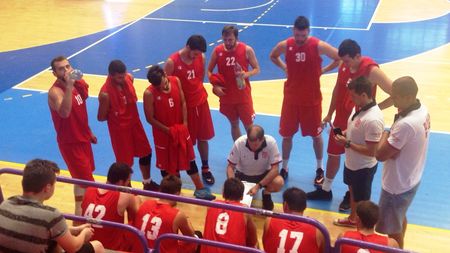 "Câinii" mușcă din rivalii tradiționali. Nou promovată în Liga Națională, Dinamo a învins Steaua, 91-74, la Memorialul Elemer Tordai de la Sibiu