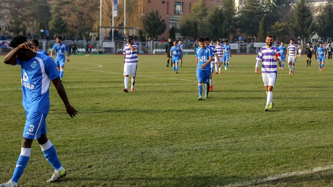 CSM Râmnicu Vâlcea, tot mai aproape de desființare. Jucătorii au semnat rezilierea și sunt liberi să își caute alte echipe.** Liga 2 rămâne și mai șchioapă
