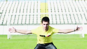 Probleme pentru "studenți"!** Portarul Vladimir Niculescu va fi operat