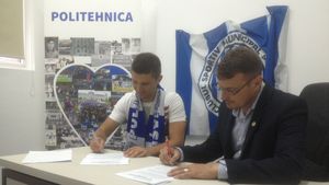 Andrei Cristea și-a prelungit contractul cu CSM Poli Iași până în 2019! Lui Ciucă i-a fost reziliat contractul