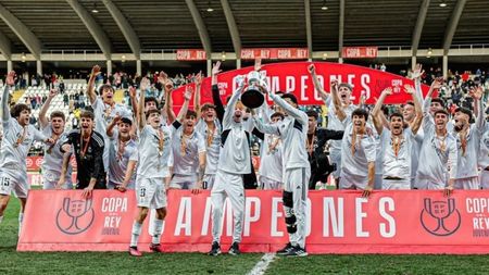 „Am luptat cu toate forțele mele, dar nu am reușit”. Cel mai promițător fotbalist și-a anunțat retragerea la 19 ani, după 769 de zile de chin, din cauza unei bacterii