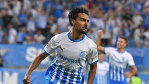 Universitatea Craiova - Petrolul 2-0, în etapa cu numărul 7 din Superliga. Gruparea din Bănie se desprinde în fruntea clasamentului