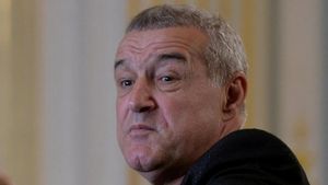 Gigi Becali n-are milă în afaceri! S-a năpustit cu toată forța pe un milionar „tânăr și deștept”, care n-a avut să-i dea banii la timp, și i-a luat terenurile pe care i le vânduse