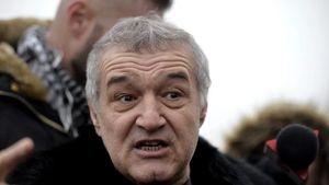Tatăl lui Gigi Becali, salvarea lui Tavi Popescu: „La muncă, cine moare, moare, cine trăiește, trăiește!”. Predicția miliardarului din Pipera: „Va fi și mai bombă atomică”