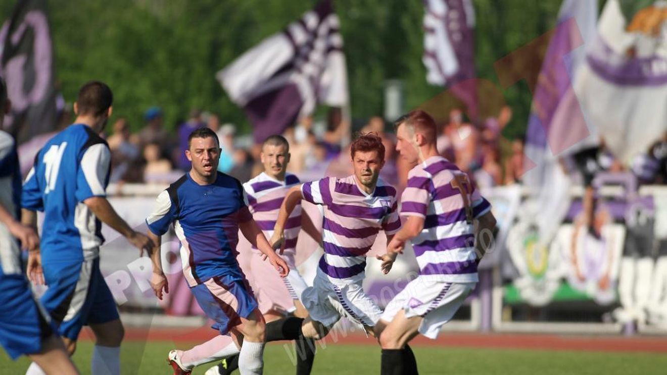 Alin Stoica a debutat în liga a cincea.** FOTO Ce număr special a purtat pe tricou