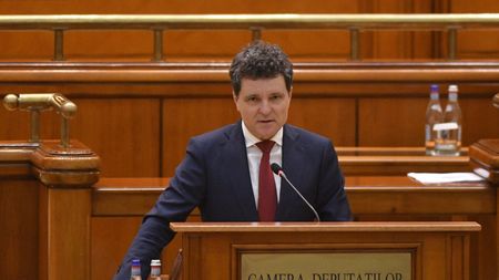 Nicușor Dan i-a dat o lecție lui Gigi Becali în Parlament de o va ține minte toată viața: „Iertați-mă!”