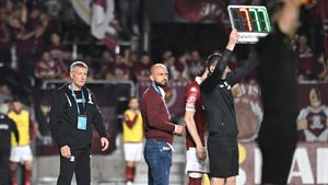 Antrenorul fără reacție și fără vină. Nu asta trebuia să se întâmple la pauza derby-ului din Giulești. EDITORIAL ANDREI PREOTU