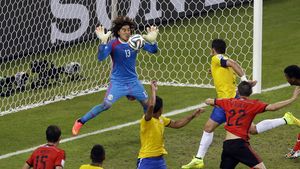 FOTO | Ochoa s-a dat de gol. Jucătorul care a impresionat la Mondiale a dezvăluit fără să vrea "gigantul" la care merge în iarnă
