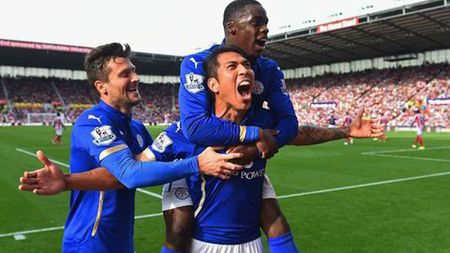 Nebunie! Cursa lui Leicester spre titlu continuă, deși "vulpile" și-au "chinuit" fanii până în ultimul minut! Cum a câștigat Ranieri meciul