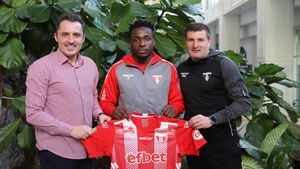 UTA a transferat un mijlocaș de bandă nigerian: „Le vom aduce victorii fanilor și vom accede în play-off”