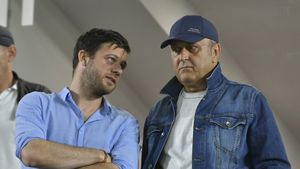 Fotbalul îi mănâncă zilele lui Dan Șucu: imaginile disperării și dezamăgirii cu patronul giuleștean la Farul - Rapid 3-1! Cum a fost surprins de camerele TV