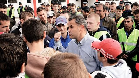 Agresiune în Valea Jiului, la matineu