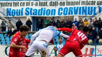 Idee trăznită a unui senator: o vrea pe Corvinul în prima ligă pe un alt stadion din județul Hunedoara. ”S-a ignorat complet această posibilitate.” Primarul din Petroșani l-a pus la punct 