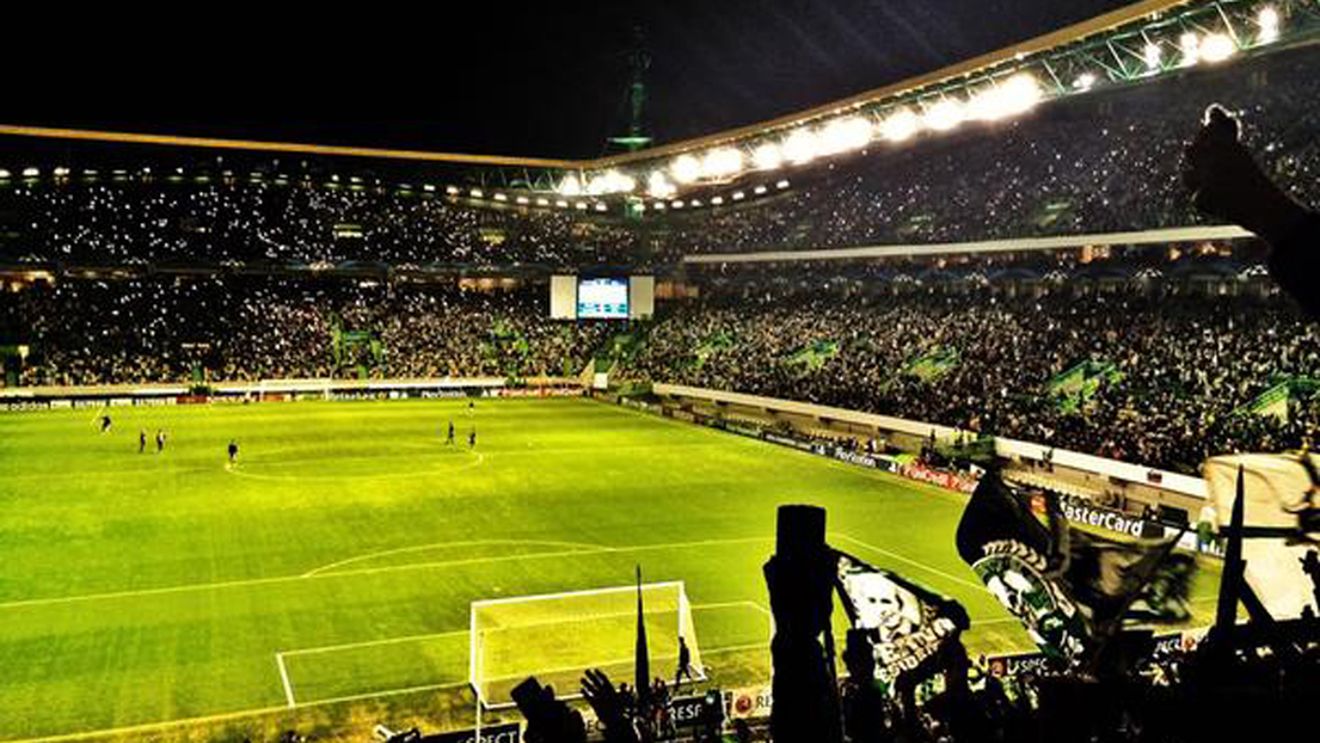 FOTO | Lisabona, în beznă. Nocturna de pe Alvalade nu a mai putut fi pornită după pauză. A doua repriză a început cu o mare întârziere