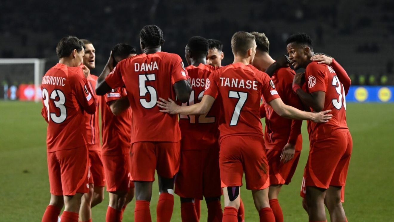 Nu e glumă! Cu cât se vinde "la negru" un bilet la FCSB - Manchester United