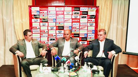 Copos tună și fulgeră:** "Autofinanțați-vă!"