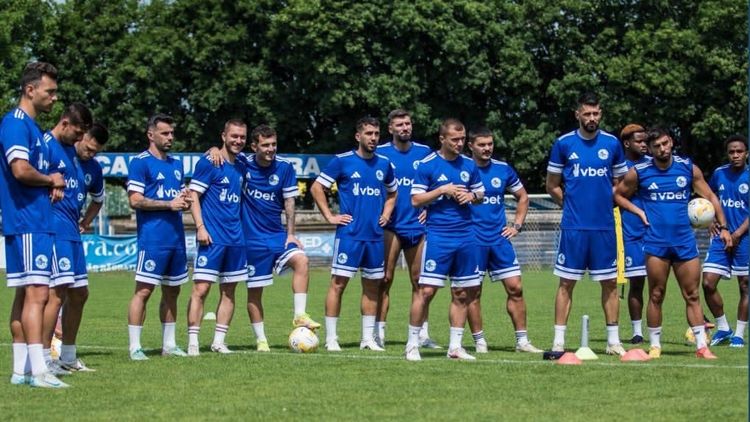 Cea mai grăbită formație din Superliga s-a reunit cu 23 de jucători! Care sunt noutățile de lot și țintele pentru campania de achiziții