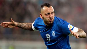 VIDEO: Mitroglou i-a impresionat pe englezi cu un gol fabulos de la 30 de metri