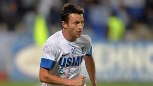 Momente dificile pentru un fotbalist din Liga 1. Mașina pe care o conducea a fost implicată într-un accident grav de circulație, iar fiica de două luni a fost transportată de urgență la spital