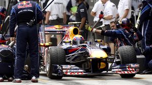 INGENIOS! **Webber înjură în timpul dialogului radio cu echipa pentru ca acesta să nu fie prezentat la TV