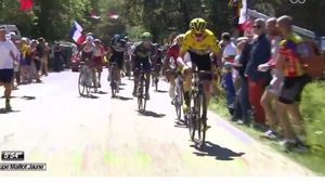 Haos pe Mont Ventoux în Turul Franței! Organizatorii au decis: Tricoul galben rămâne la Chris Froome. L'Equipe a surprins "momentul groazei"