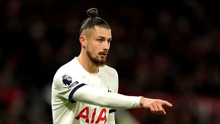 Englezii scriu asta despre Radu Drăgușin și spulberă orice dubiu legat de transferul său de la Tottenham!
