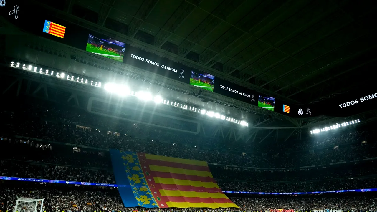 Moment teribil pe Bernabeu! Fanii lui Real Madrid au huiduit copios imnul Ligii Campionilor, după ce UEFA nu i-a dat Balonul de Aur lui Vinicius