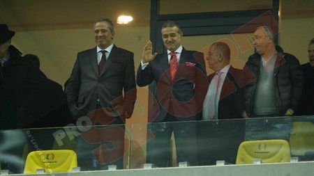 Gigi Becali îl vrea cu disperare la echipă, dar jucătorii se revoltă după ce au fost criticați:** "Hagi l-a făcut antrenor"